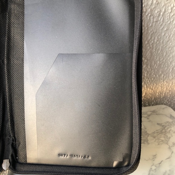 Ford Owner Manual Glovebox folder with Zipper - Picture 6 of 7